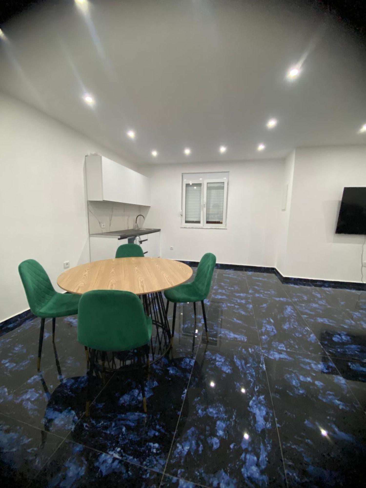 Montebello Inn Apartments Ülgün Dış mekan fotoğraf